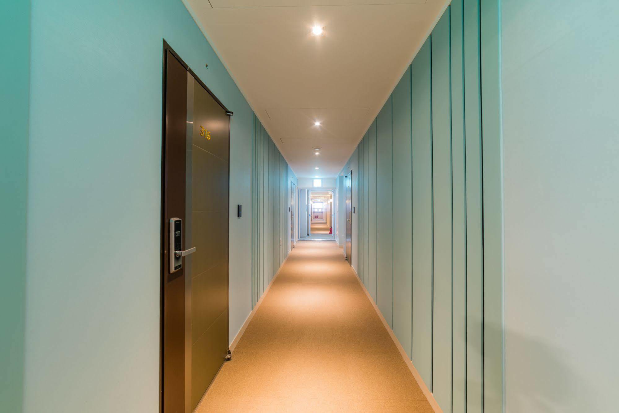 Reborn Suwon Silkroad Hotel Exterior foto